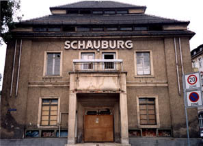 die 'Schauburg' Zittau, einst mit Visionsbar und Caf�, verf�llt; Foto: Tr�ger